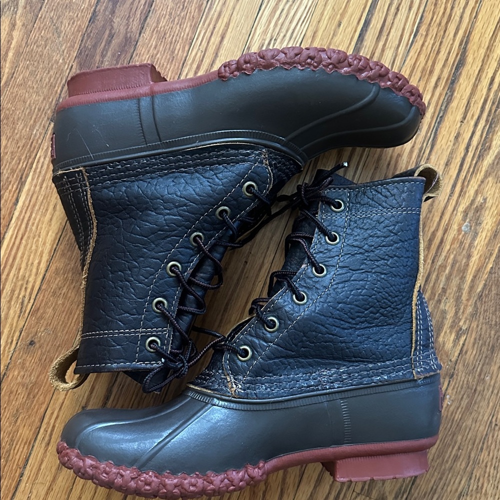 L L Bean Red Bottom Lace-Up Duck Boots Sz 6